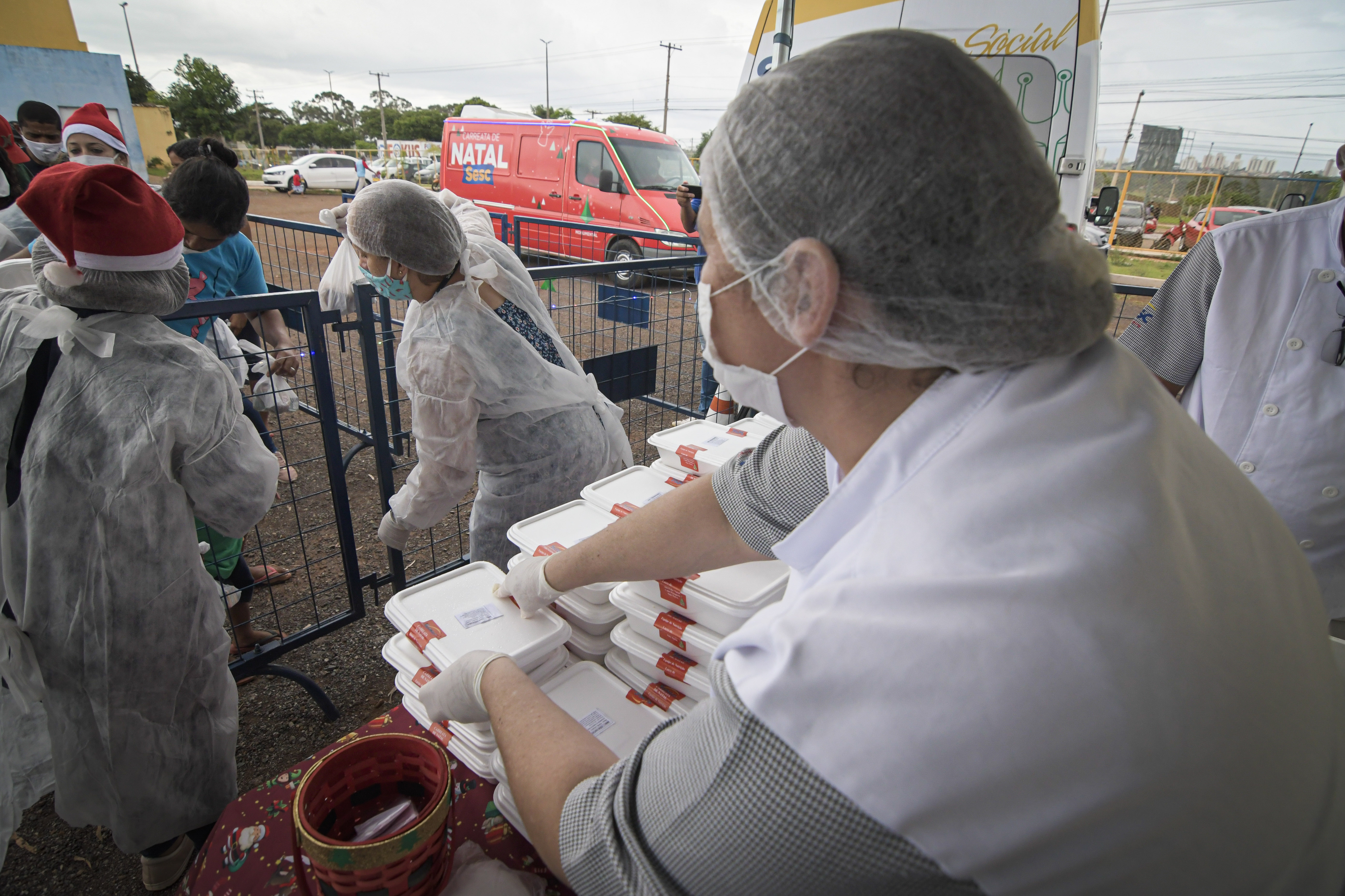 carreata-de-natal-do-sistema-fecomrcio-df-esteve-no-recanto-das-emas_50704007087_o.jpg